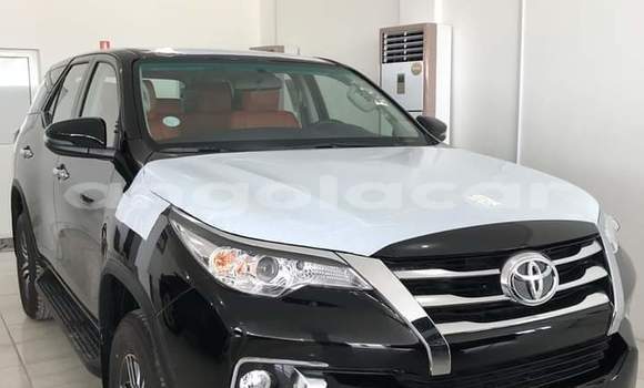 Comprar Usado Toyota Fortuner Preto Carro em Namibe em Namibe Province