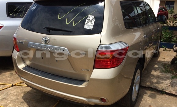 Buy Used Toyota Highlander Silver Car in Luanda in Luanda Province Buy Used Toyota Highlander Silver Car in Luanda in Luanda Province
