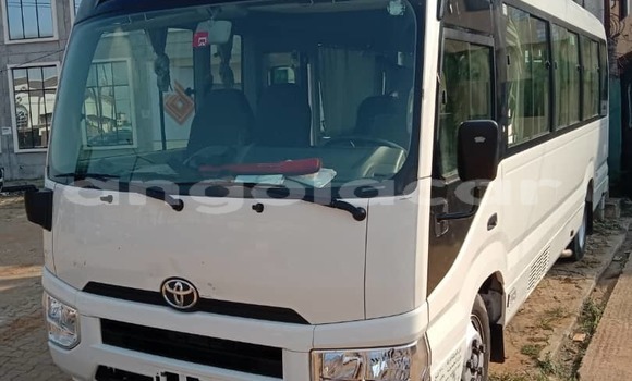 Comprar Usado Toyota Coaster Branco Carro em Luanda em Luanda Province