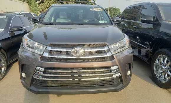 Comprar Usado Toyota Highlander Outro Carro em Luanda em Luanda Province
