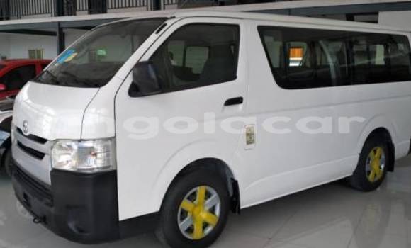 Comprar Usado Toyota Hiace Branco Carro em Lobito em Benguela Comprar Usado Toyota Hiace Branco Carro em Lobito em Benguela