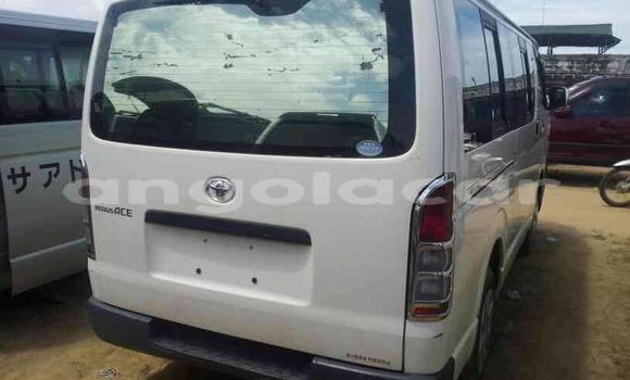 Acheter Occasion Voiture Toyota Hiace Blanc à Luanda, Province de Luanda Acheter Occasion Voiture Toyota Hiace Blanc à Luanda, Province de Luanda