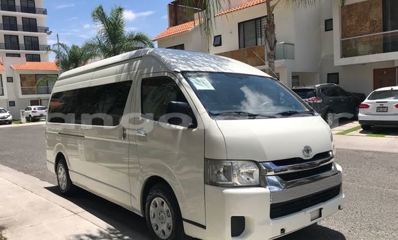 Comprar Usado Toyota Hiace Outro Carro em Luanda em Luanda Province