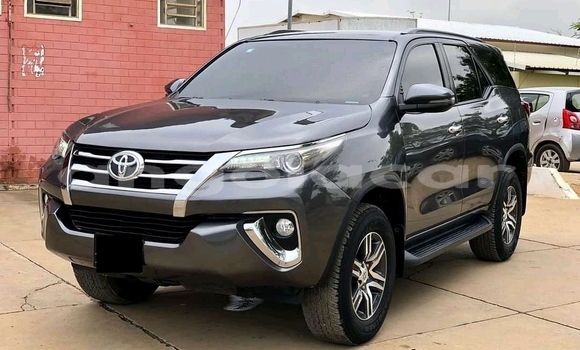 Buy Used Toyota Fortuner Silver Car in Luanda in Luanda Province Buy Used Toyota Fortuner Silver Car in Luanda in Luanda Province