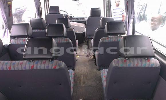 Comprar Usado Toyota Commuter Azul Carro em Luanda em Luanda Province Comprar Usado Toyota Commuter Azul Carro em Luanda em Luanda Province