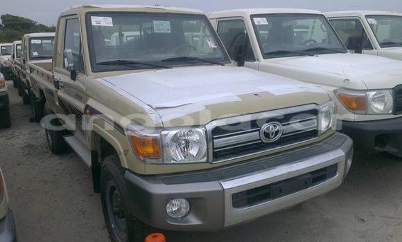 Comprar Usado Toyota Land Cruiser Prata Carro em Luanda em Luanda Province Comprar Usado Toyota Land Cruiser Prata Carro em Luanda em Luanda Province