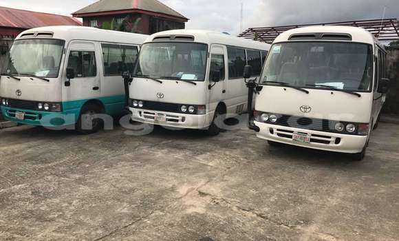 Acheter Occasion Voiture Toyota Coaster Autre à Luanda, Province de Luanda Acheter Occasion Voiture Toyota Coaster Autre à Luanda, Province de Luanda