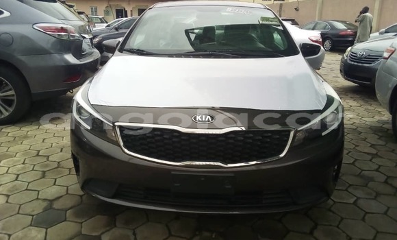 Comprar Usado Kia Forte Outro Carro em Luanda em Luanda Province
