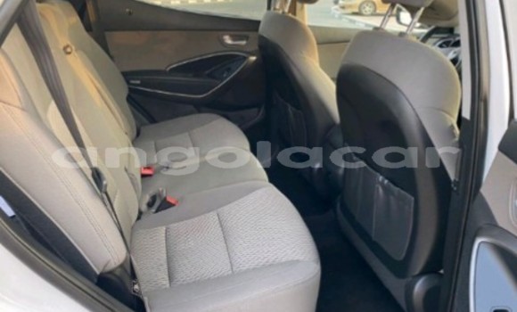 Buy Used Hyundai Santa Fe White Car in Luanda in Luanda Province Buy Used Hyundai Santa Fe White Car in Luanda in Luanda Province