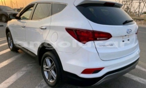 Buy Used Hyundai Santa Fe White Car in Luanda in Luanda Province Buy Used Hyundai Santa Fe White Car in Luanda in Luanda Province