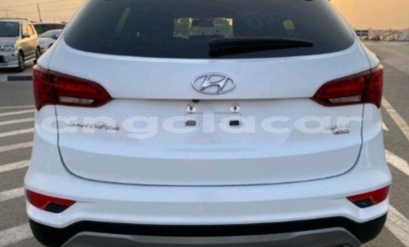 Buy Used Hyundai Santa Fe White Car in Luanda in Luanda Province Buy Used Hyundai Santa Fe White Car in Luanda in Luanda Province