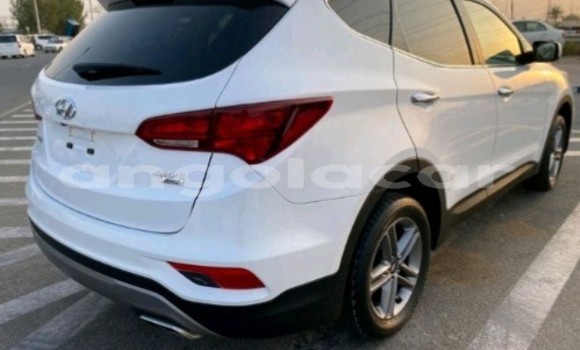 Buy Used Hyundai Santa Fe White Car in Luanda in Luanda Province Buy Used Hyundai Santa Fe White Car in Luanda in Luanda Province