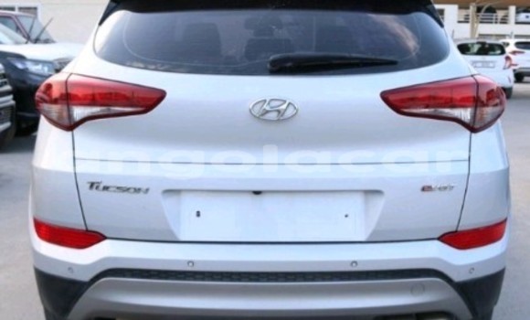 Acheter Occasion Voiture Hyundai Tucson Blanc à Luanda, Province de Luanda Acheter Occasion Voiture Hyundai Tucson Blanc à Luanda, Province de Luanda