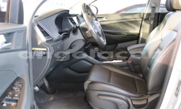 Acheter Occasion Voiture Hyundai Tucson Blanc à Luanda, Province de Luanda Acheter Occasion Voiture Hyundai Tucson Blanc à Luanda, Province de Luanda
