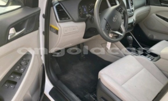 Acheter Occasion Voiture Hyundai Tucson Blanc à Luanda, Province de Luanda Acheter Occasion Voiture Hyundai Tucson Blanc à Luanda, Province de Luanda