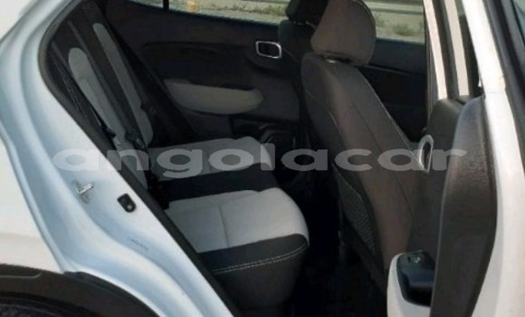 Comprar Usado Hyundai Verna Branco Carro em Luanda em Luanda Province Comprar Usado Hyundai Verna Branco Carro em Luanda em Luanda Province