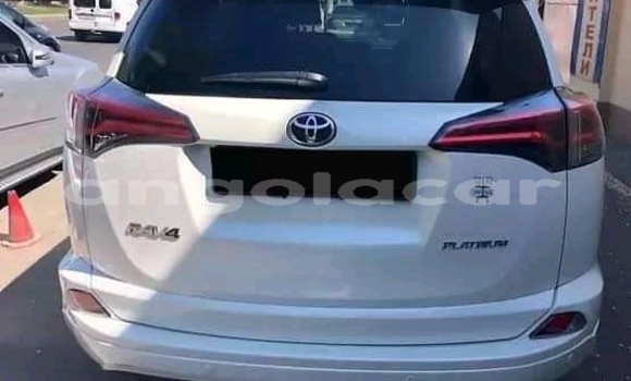 Acheter Occasion Voiture Toyota RAV4 Blanc à Luena, Moxico