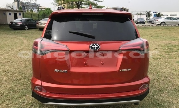 Acheter Occasion Voiture Toyota RAV4 Rouge à Luanda, Province de Luanda Acheter Occasion Voiture Toyota RAV4 Rouge à Luanda, Province de Luanda
