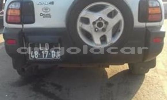 Acheter Occasion Voiture Toyota RAV4 Blanc à Luanda, Province de Luanda Acheter Occasion Voiture Toyota RAV4 Blanc à Luanda, Province de Luanda