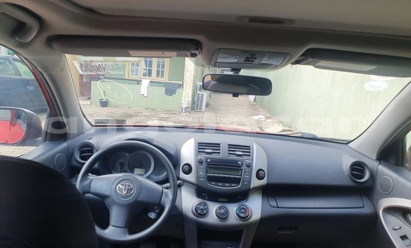 Comprar Usado Toyota RAV4 Vermelho Carro em Luanda em Luanda Province Comprar Usado Toyota RAV4 Vermelho Carro em Luanda em Luanda Province