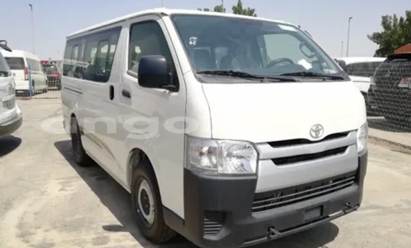 Acheter Occasion Voiture Toyota Hiace Blanc à Luanda, Province de Luanda Acheter Occasion Voiture Toyota Hiace Blanc à Luanda, Province de Luanda