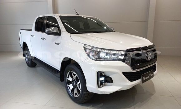 Buy Used Toyota Hilux White Car in Luanda in Luanda Province Buy Used Toyota Hilux White Car in Luanda in Luanda Province