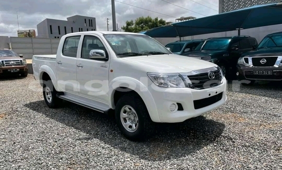 Acheter Occasion Voiture Toyota Hilux Blanc à Luanda, Province de Luanda