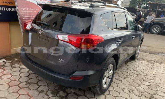 Comprar Usado Toyota RAV4 Outro Carro em Luanda em Luanda Province