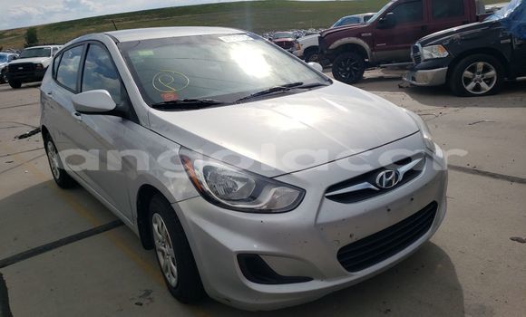 Comprar Usado Hyundai Accent Outro Carro em Luanda em Luanda Province
