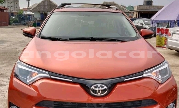 Comprar Usado Toyota RAV4 Vermelho Carro em Luena em Moxico Comprar Usado Toyota RAV4 Vermelho Carro em Luena em Moxico