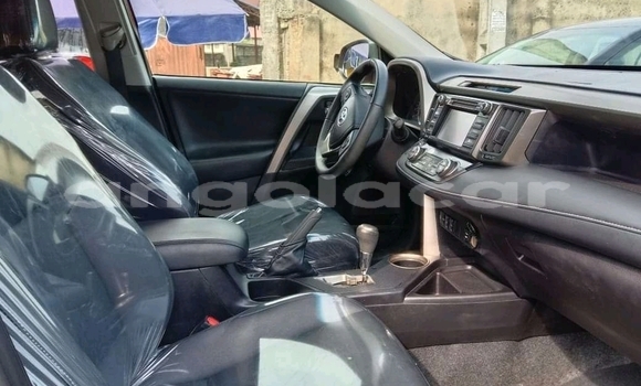 Comprar Usado Toyota RAV4 Vermelho Carro em Luena em Moxico Comprar Usado Toyota RAV4 Vermelho Carro em Luena em Moxico