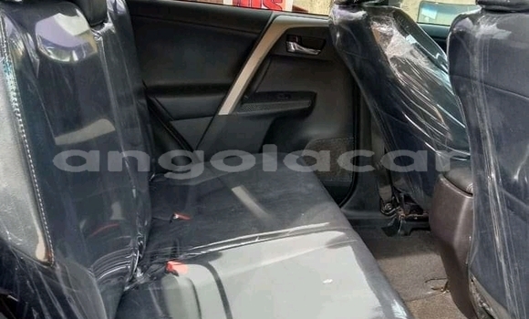 Comprar Usado Toyota RAV4 Vermelho Carro em Luena em Moxico Comprar Usado Toyota RAV4 Vermelho Carro em Luena em Moxico