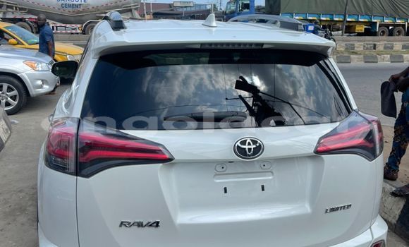Buy Used Toyota RAV4 White Car in Luena in Moxico Buy Used Toyota RAV4 White Car in Luena in Moxico