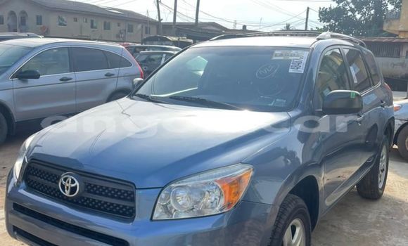 Comprar Usado Toyota RAV4 Azul Carro em Luena em Moxico