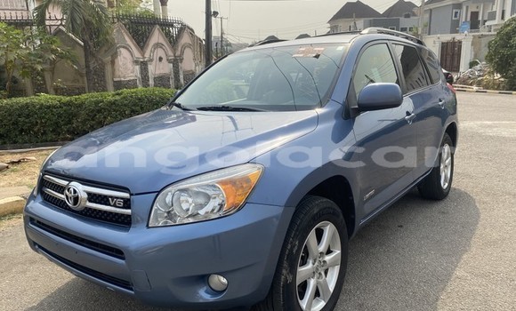 Comprar Usado Toyota RAV4 Outro Carro em Luanda em Luanda Province
