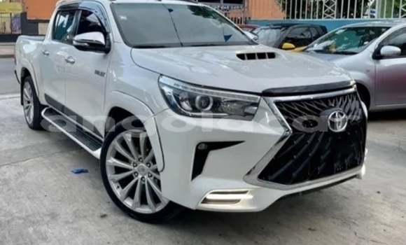 Buy Used Toyota Hilux White Car in Luanda in Luanda Province Buy Used Toyota Hilux White Car in Luanda in Luanda Province