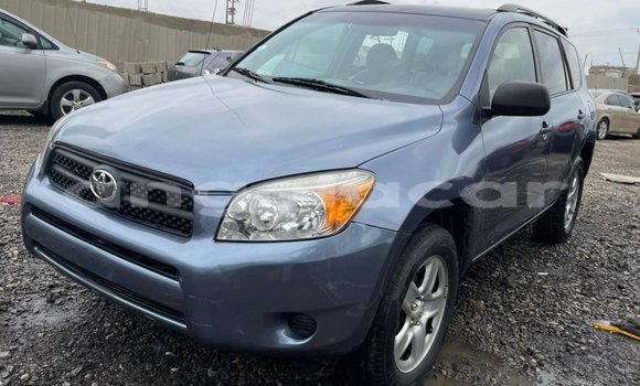 Comprar Usado Toyota RAV4 Outro Carro em Luanda em Luanda Province