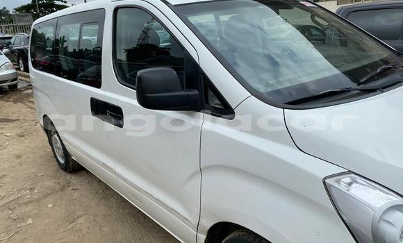 Comprar Usado Hyundai H1 Branco Carro em Luanda em Luanda Province