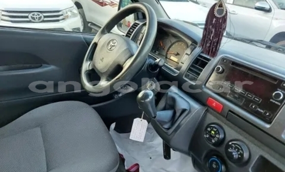 Comprar Usado Toyota Hiace Branco Carro em Luanda em Luanda Province Comprar Usado Toyota Hiace Branco Carro em Luanda em Luanda Province