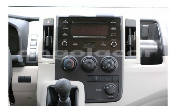 Acheter Import Voiture Toyota Hiace Blanc à Import - Dubai, Province de Bengo Acheter Import Voiture Toyota Hiace Blanc à Import - Dubai, Province de Bengo