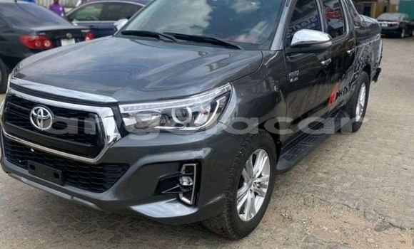 Acheter Neuf Voiture Toyota Hiluxe Revo Noir à Luanda, Province de Luanda Acheter Neuf Voiture Toyota Hiluxe Revo Noir à Luanda, Province de Luanda