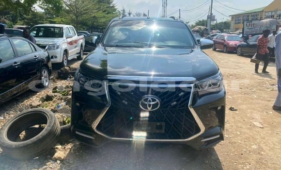 Buy Used Toyota Hiluxe Revo Black Car in Luanda in Luanda Province Buy Used Toyota Hiluxe Revo Black Car in Luanda in Luanda Province