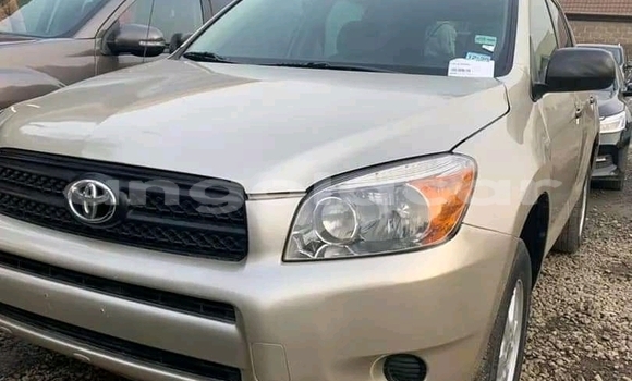 Acheter Occasion Voiture Toyota RAV4 Marron à Luanda, Province de Luanda Acheter Occasion Voiture Toyota RAV4 Marron à Luanda, Province de Luanda