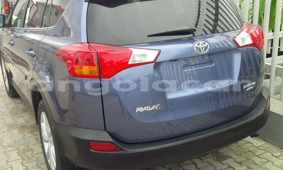 Comprar Usado Toyota RAV4 Azul Carro em Luanda em Luanda Province Comprar Usado Toyota RAV4 Azul Carro em Luanda em Luanda Province