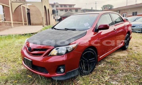 Comprar Usado Toyota Corolla Vermelho Carro em Luanda em Luanda Province
