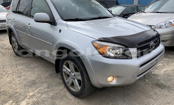 Comprar Usado Toyota RAV4 Prata Carro em Luanda em Luanda Province