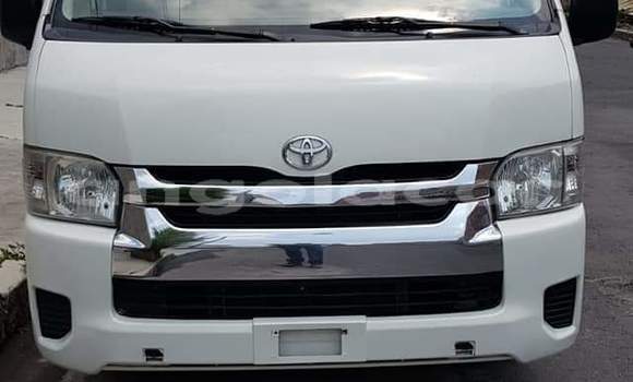 Acheter Occasion Voiture Toyota Hiace Blanc à Luanda, Province de Luanda Acheter Occasion Voiture Toyota Hiace Blanc à Luanda, Province de Luanda