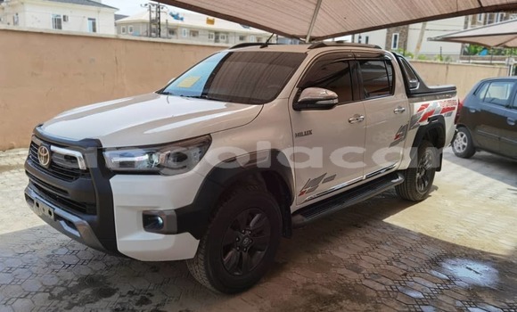 Buy Used Toyota Hilux White Car in Luanda in Luanda Province Buy Used Toyota Hilux White Car in Luanda in Luanda Province