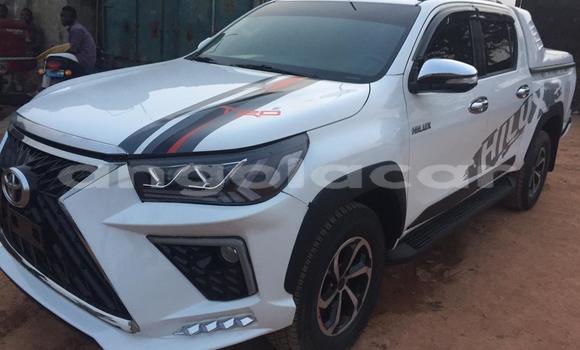Acheter Occasion Voiture Toyota Hiluxe Revo Blanc à Luanda, Province de Luanda Acheter Occasion Voiture Toyota Hiluxe Revo Blanc à Luanda, Province de Luanda