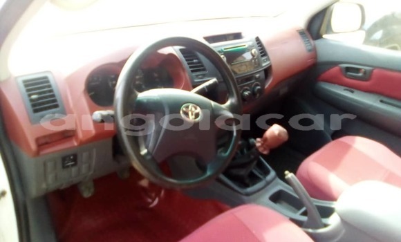 Comprar Usado Toyota Hilux Branco Carro em Luanda em Luanda Province Comprar Usado Toyota Hilux Branco Carro em Luanda em Luanda Province